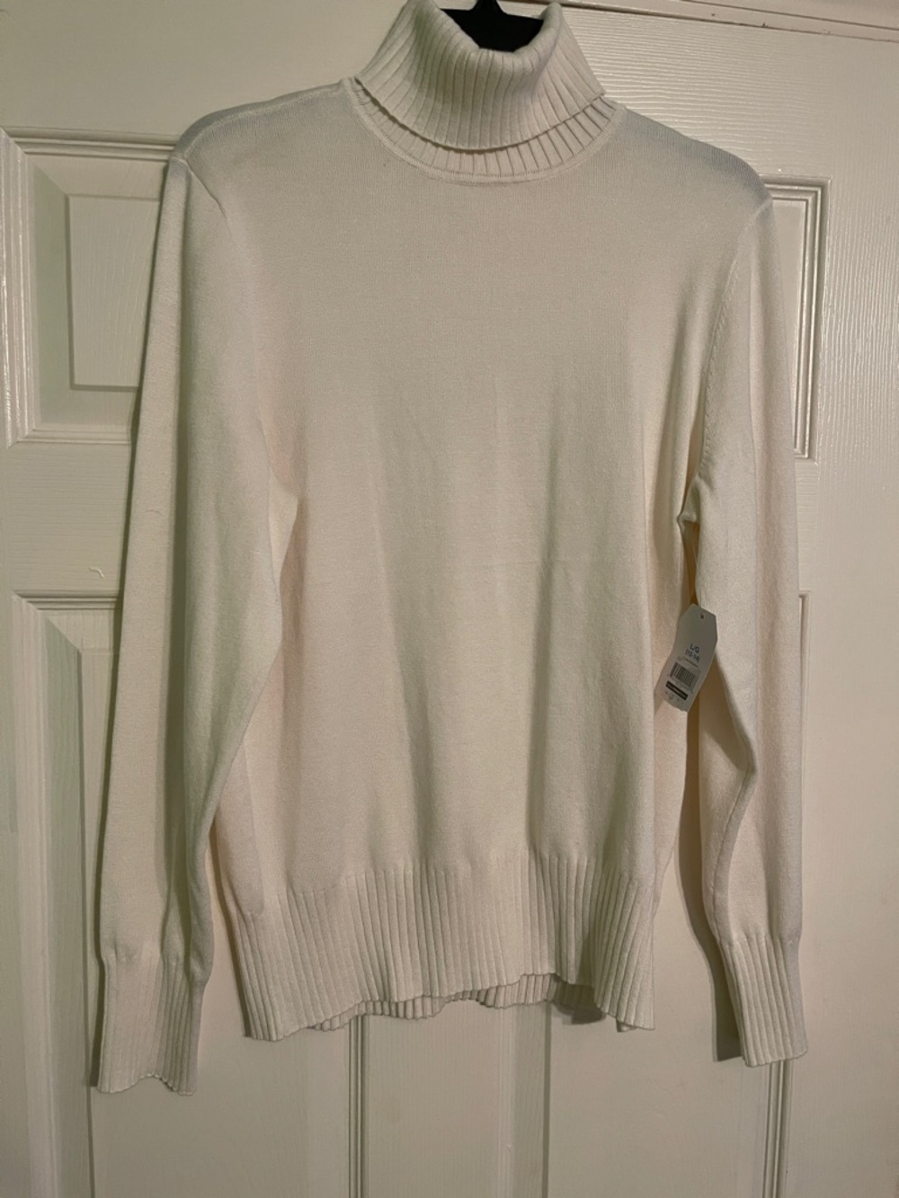 LG Cream Knit Pullover Sweater